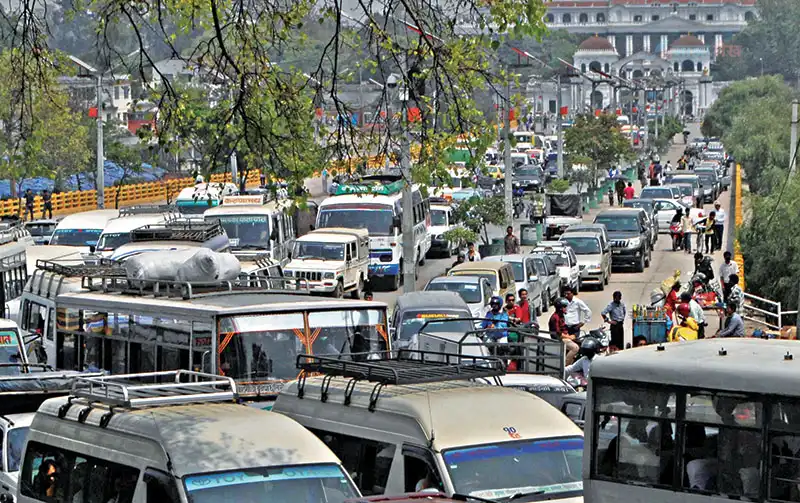 इन्धनको मूल्य बढेकाे २४ घण्टा नपुग्दै सार्वजनिक यातायातको भाडा बढ्यो